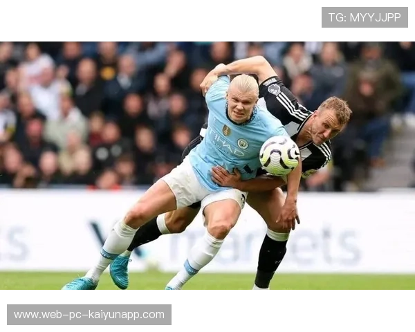 切尔西弧顶一脚挑传打穿对方盯防